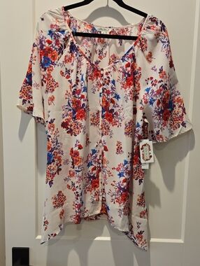 The Pioneer Woman White Floral V-Neck Blouse with Red & Blue Accents (NO TAGS)